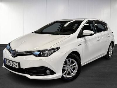 Begagnad Toyota Auris Hybrid Active 136 HK (100 kW) 2016 Vit Halvkombi