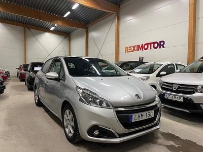 Grå Begagnad 2016 Peugeot 208 Halvkombi | 64 900 kr (Marknadspris)