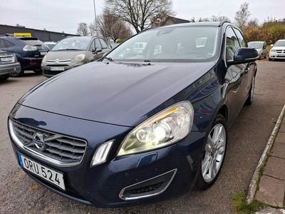 Begagnad Volvo V60 Momentum 150 HK (110 kW) 2011 Blå Kombi