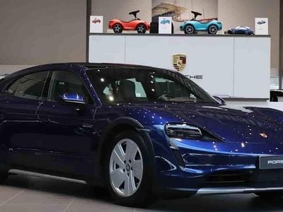 Begagnad Porsche Taycan Cross Turismo 319 kW (435 HK) 2022 Blå Kombi