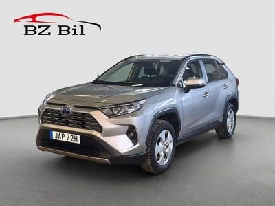 Silver Begagnad 2023 Toyota RAV4 Hybrid Active SUV | 329 900 kr (Marknadspris)