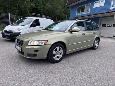 Grön Begagnad 2010 Volvo V50 Momentum Kombi | 59 900 kr (Marknadspris)