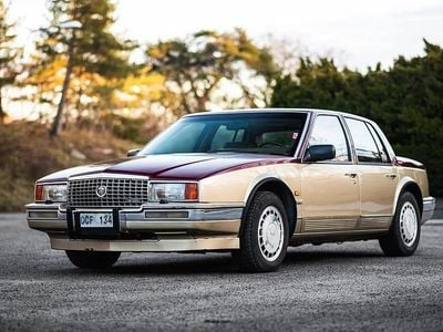 Röd Begagnad 1989 Cadillac Seville Sedan | 45 000 kr