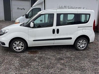 Begagnad Fiat Doblò 120 HK (88 kW) 2016 Vit Minibuss