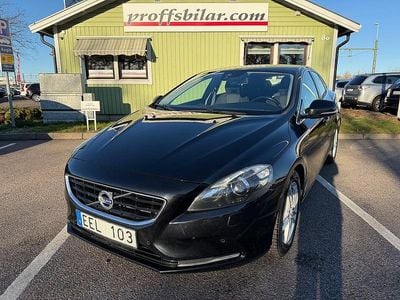 Begagnad Volvo V40 Momentum 150 HK (110 kW) 2013 Svart Halvkombi