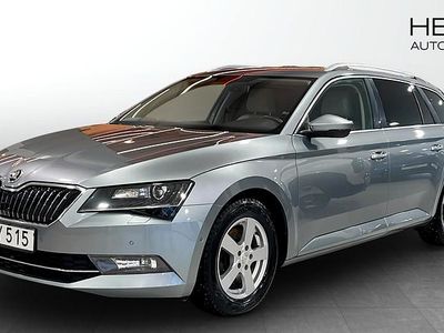 Grå Begagnad 2016 Skoda Superb Kombi | 184 900 kr