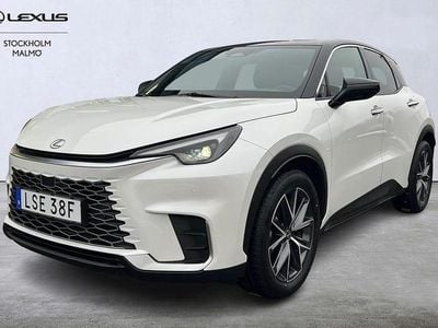 Vit Begagnad 2025 Lexus LBX SUV | 374 000 kr (Marknadspris)