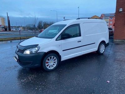 Begagnad VW Caddy Maxi 102 HK (75 kW) 2013 Vit Minibuss