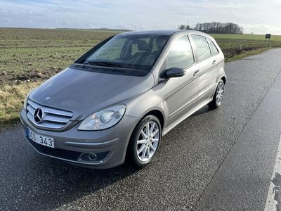 Mercedes B200