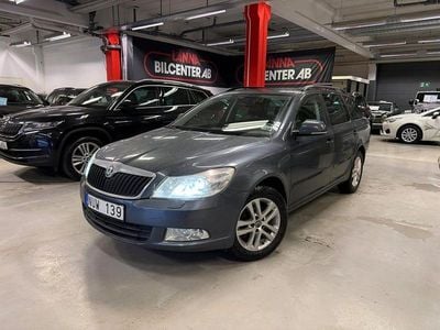 Grå metallic Begagnad 2012 Skoda Octavia Elegance Kombi | 99 800 kr (Marknadspris)