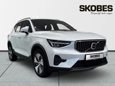 Vit Begagnad 2023 Volvo XC40 Core SUV | 279 100 kr (Bra pris)