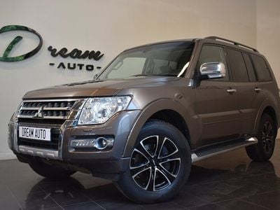 begagnad Mitsubishi Pajero 3.2 Di-D 4WD AUTO EURO 6 7-SITS 190HK