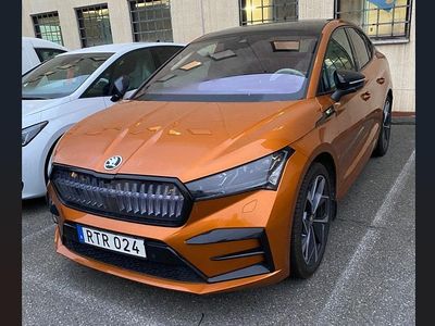 Orange Begagnad 2023 Skoda Enyaq iV RS SUV | 409 500 kr (Marknadspris)