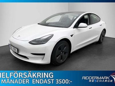 Vit Begagnad 2021 Tesla Model 3 Standard Range Plus Sedan | 268 800 kr (Marknadspris)
