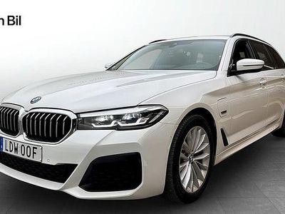 Begagnad BMW 530e M Sport 184 HK (135 kW) 2022 Vit Kombi