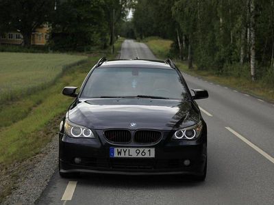 Begagnad BMW 525 Sport Line 218 HK (160 kW) 2005 Blå Kombi