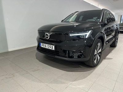 Svart Begagnad 2022 Volvo XC40 Plus SUV | 364 500 kr (Superpris)