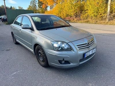 Begagnad Toyota Avensis 163 HK (119 kW) 2006 Ljusgrön Sedan