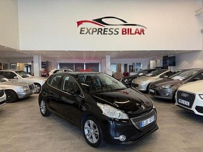Begagnad Peugeot 208 82 HK (60 kW) 2012 Svart Halvkombi