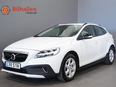 Begagnad Volvo V40 CC 150 HK (110 kW) 2019 Vit Kombi