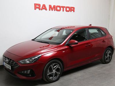 Begagnad Hyundai i30 Essential 120 HK (88 kW) 2021 Röd metallic Halvkombi