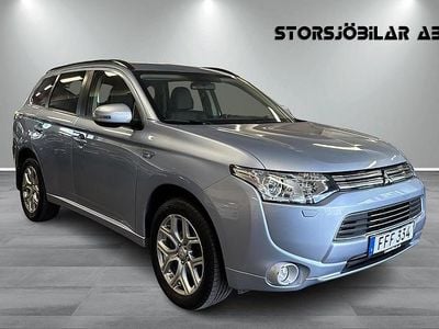 Begagnad Mitsubishi Outlander P-HEV 121 HK (88 kW) 2014 Ljusblå SUV