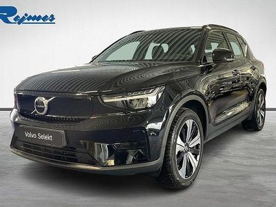 Svart Begagnad 2022 Volvo XC40 Core SUV | 299 900 kr