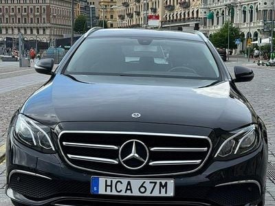 Svart Begagnad 2021 Mercedes E220 Kombi | 190 000 kr