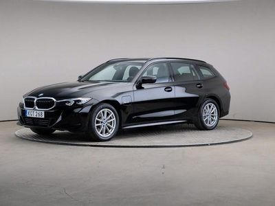 Black (solid) Begagnad 2023 BMW 330 Kombi | 319 000 kr