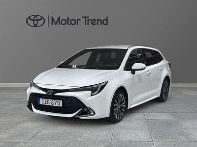 Vit Begagnad 2025 Toyota Corolla Style Kombi | 334 900 kr (Marknadspris)