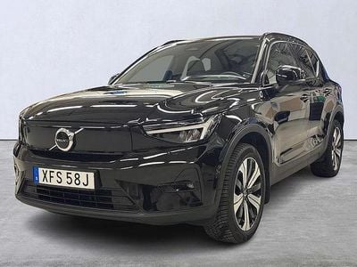 Svart Begagnad 2022 Volvo XC40 Plus SUV | 329 900 kr