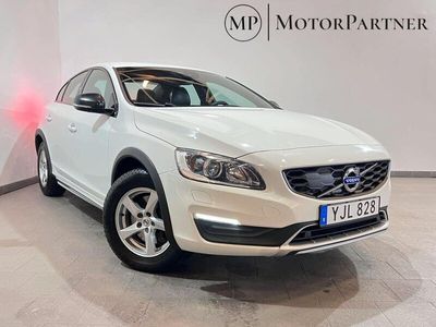 begagnad Volvo S60 CC D4 AWD Aut Summum H/K VoC Drag 190hk