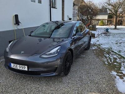 Begagnad 2019 Tesla Model 3 Long Range AWD Sedan | 179 000 kr (Bra pris)