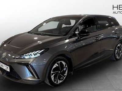 Begagnad MG MG4 EV 150 kW (204 HK) 2023 Grå Halvkombi