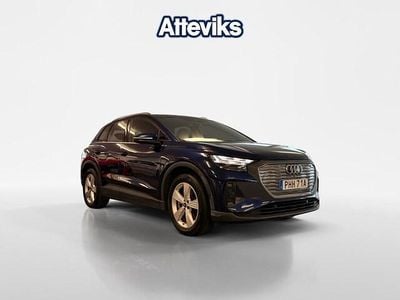 Blå Begagnad 2022 Audi Q4 e-tron Proline SUV | 309 900 kr (Marknadspris)