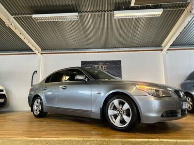 begagnad BMW 530 d Sedan 2BRUKARE/DRAG/SKINN/AUX/HEMLEVERANS/S V DÄCK