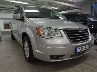 Silver Begagnad 2010 Chrysler Town & Country Minibuss | 92 000 kr