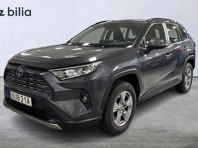 Mörkgrå (grå) Begagnad 2024 Toyota RAV4 Hybrid Active SUV | 384 500 kr (Bra pris)