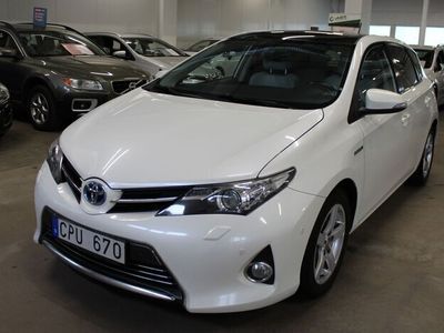 begagnad Toyota Auris 1.8 Hybrid e-CVT(136 hk)Panoramaglas/Backkamera