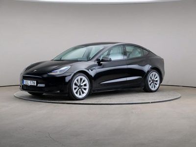 Begagnad Tesla Model 3 Standard Range Plus 239 kW (325 HK) 2021 Svart (solid) Sedan