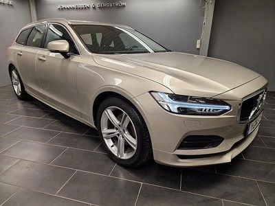 Ljusbrun Begagnad 2019 Volvo V90 Momentum Kombi | 277 500 kr (Marknadspris)