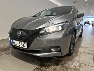 Grå Begagnad 2023 Nissan Leaf Acenta Halvkombi | 179 000 kr (Marknadspris)