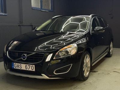 Begagnad Volvo V60 Summum 215 HK (158 kW) 2013 Svart Kombi