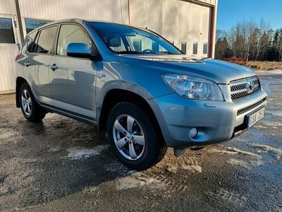 Begagnad Toyota RAV4 153 HK (112 kW) 2007 Ljusgrön SUV