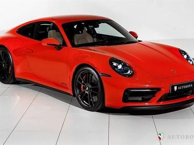 Begagnad Porsche 911 Carrera 4 GTS 480 HK (353 kW) 2022 Röd Sportkupé
