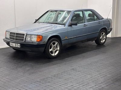 Ljusblå Begagnad 1988 Mercedes 190 Sedan | 29 900 kr