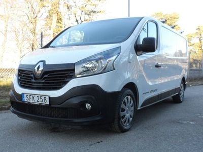 Flerfärgad (vit) Begagnad 2015 Renault Trafic Minibuss | 139 000 kr (Lite dyr)