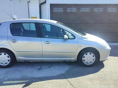 Grå Begagnad 2007 Peugeot 307 Halvkombi | 27 900 kr (Lite dyr)