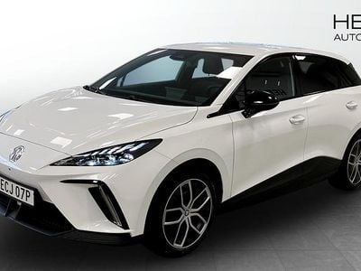 Begagnad MG MG4 EV Luxury 150 kW (204 HK) 2023 Vit (white) Halvkombi