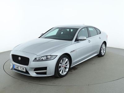 Grå Begagnad 2019 Jaguar XF R-Sport Sedan | 225 000 kr